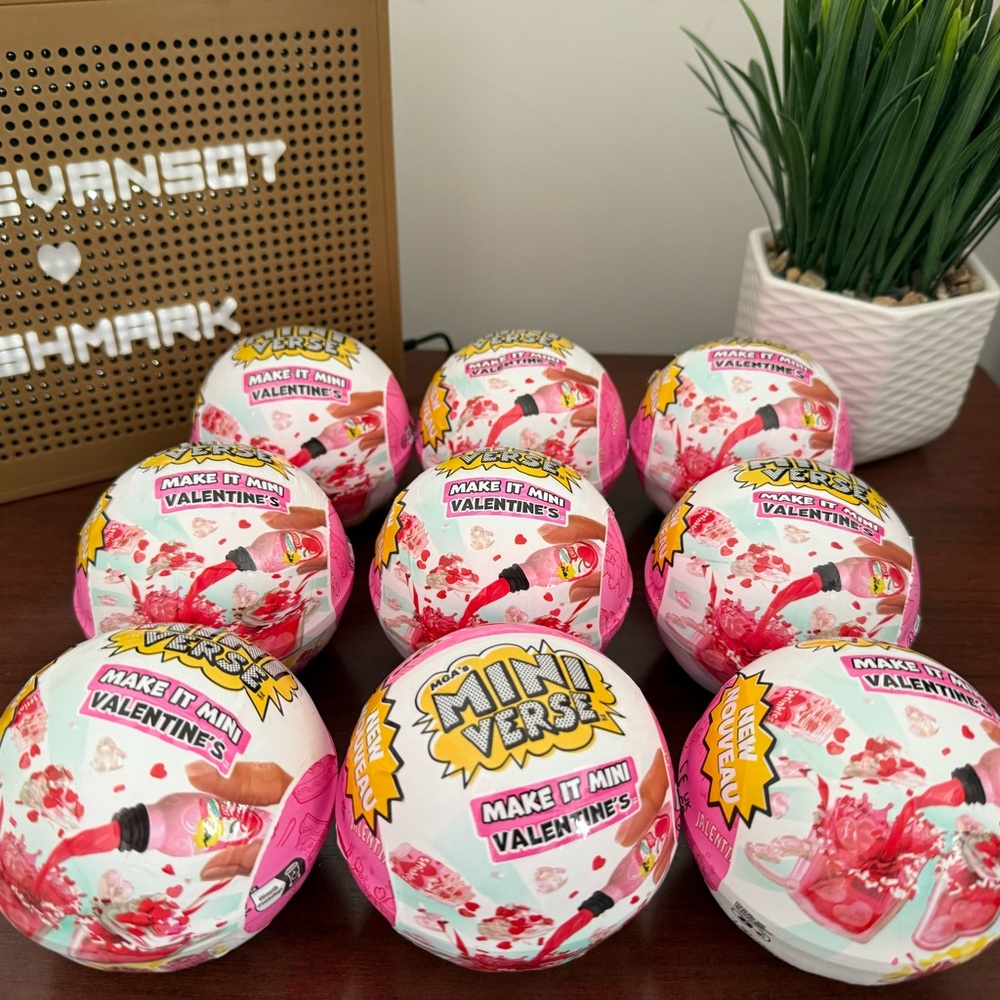 New Mini Verse Make It Mini Valentine's lot of 9